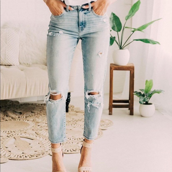 SOLD—-Willow & Root Mom Jeans - Picture 1 of 6
